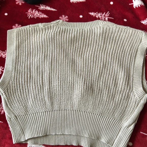 Women’s sweater size small - Picture 4 of 5